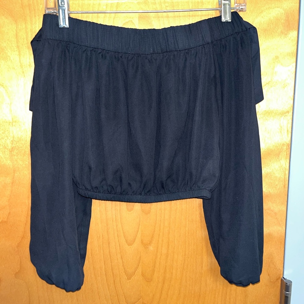 Black off the shoulder blouse crop Size:M